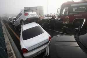 美國「超級大霧」釀158車連環相撞 至少7人死