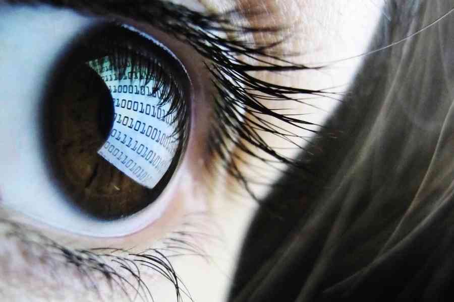 【名家專欄】讓人深感脆弱無助的數碼時代