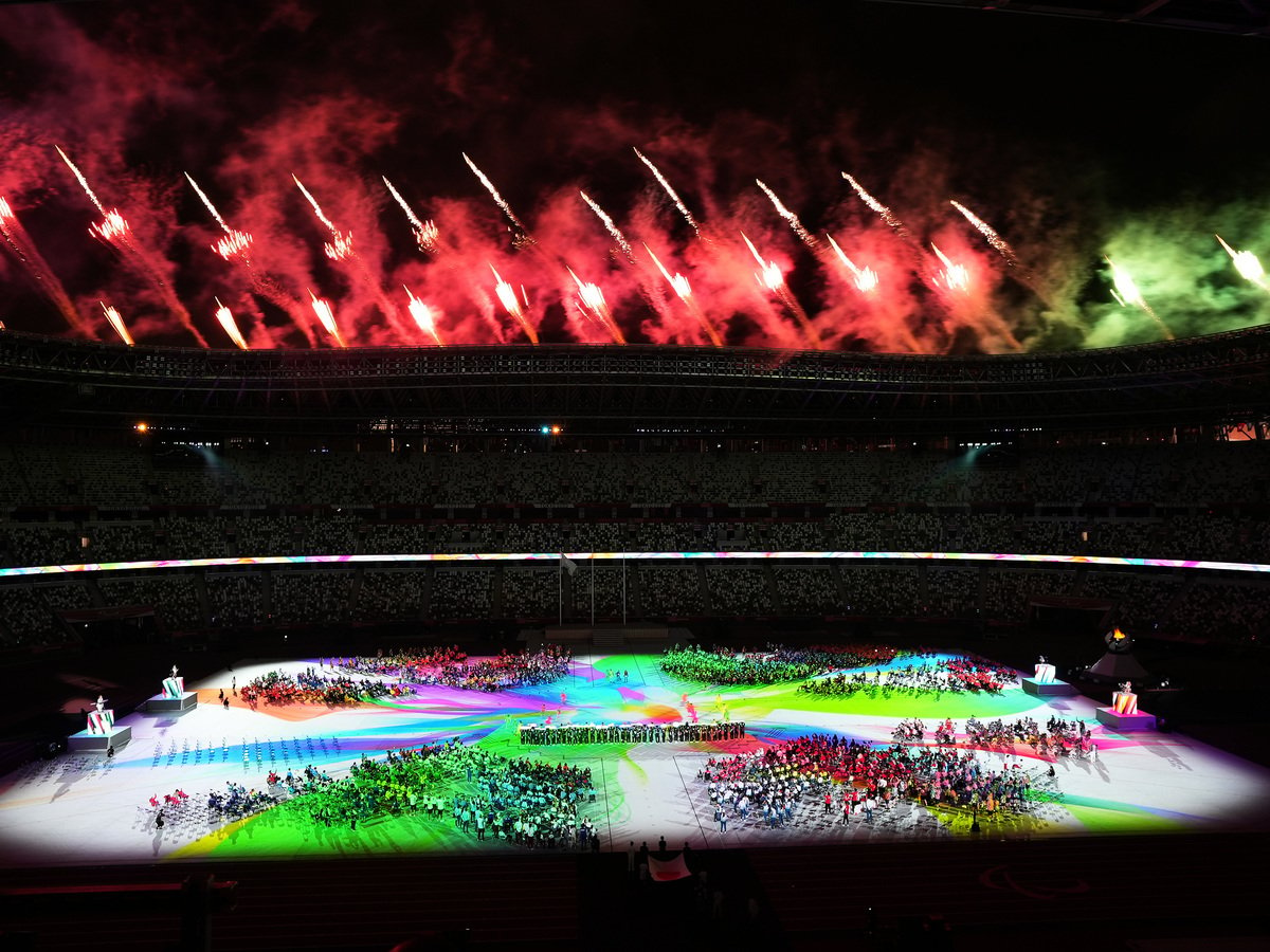 2020東京殘奧會閉幕式被壯觀的煙花表演所點亮。（Christopher Jue/Getty Images for International Paralympic Committee）
