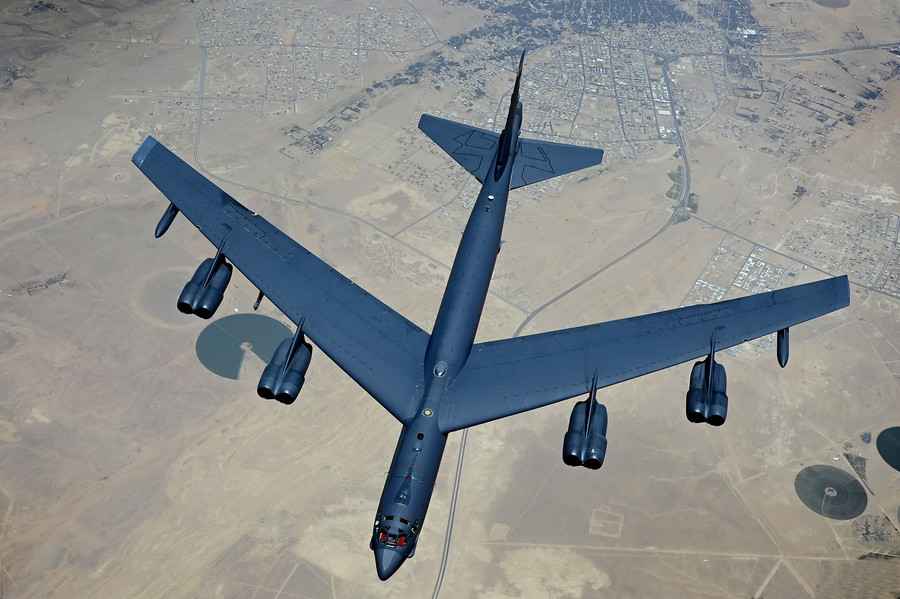 美軍B-52轟炸機飛越中東執行特遣任務