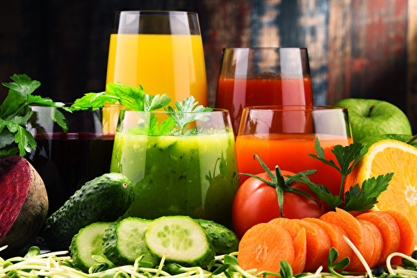 蔬果汁是濟陽式癌症飲食療法的重點。（shutterstock）