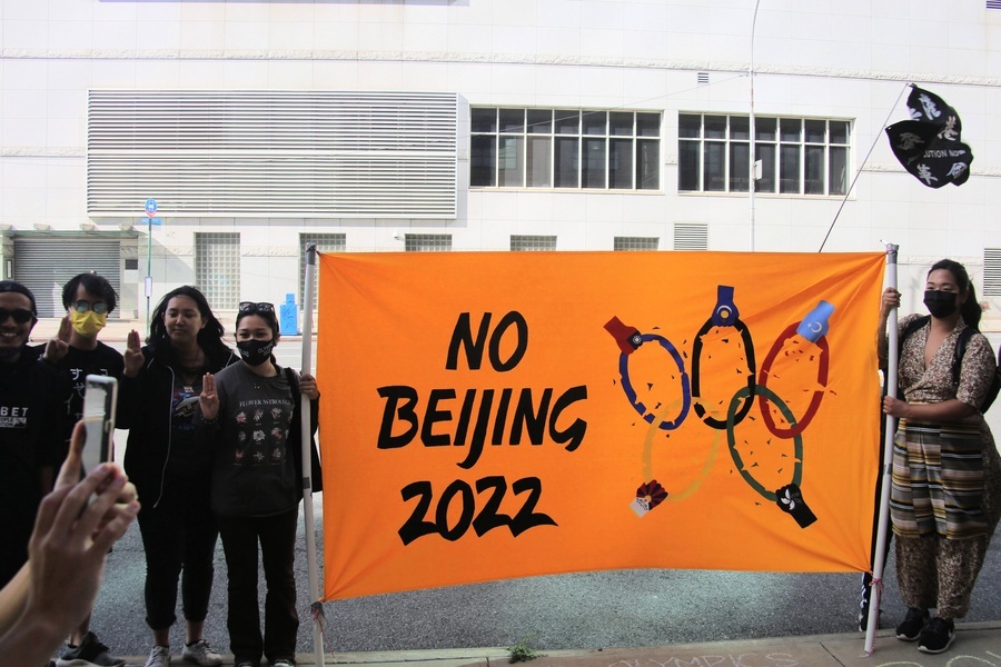 抵制北京冬奧｜紐約響應 多個團體中領館前集會抗議