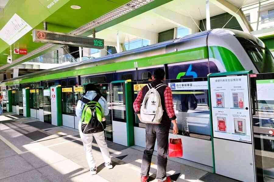 台中捷運車廂持刀砍人 犯嫌遭制伏傷者至少4人