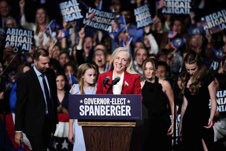 斯潘伯格擊敗共和黨對手 當選維珍尼亞州州長