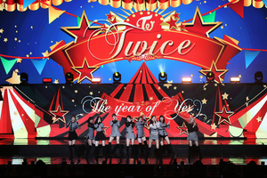 TWICE將於12月辦現場演唱會 於首爾連唱三天