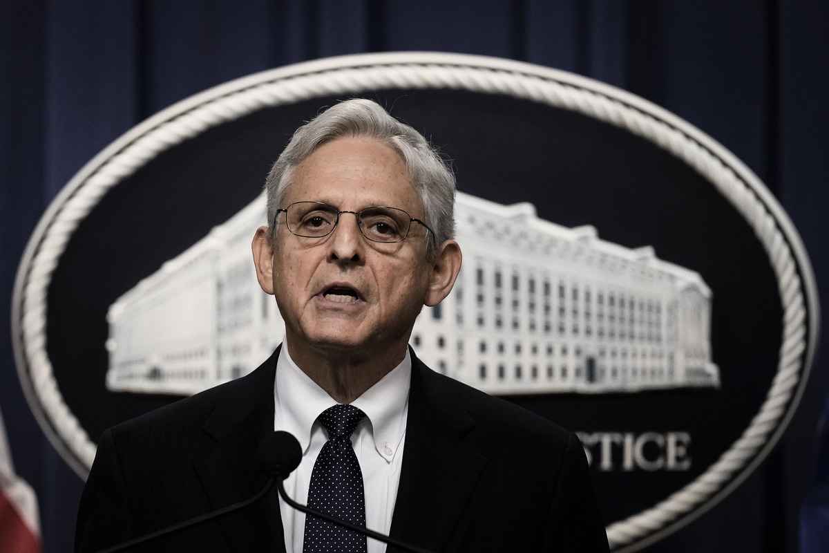 2022年8月11日，美國司法部長梅里克‧加蘭（Merrick Garland）就FBI突襲搜查特朗普的海湖莊園住所發表公開聲明。（Drew Angerer/Getty Images）