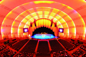 走進無線電城音樂廳 穿越時空的金色舞台