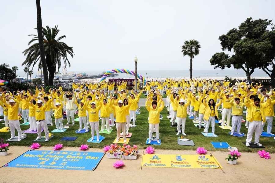 洛杉磯法輪大法日活動 居民關注 遊客支持