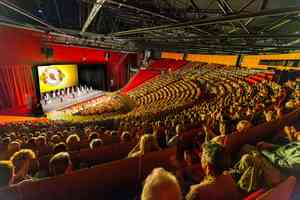 神韻里昂再爆滿 總統安保隊護航 觀眾驚喜