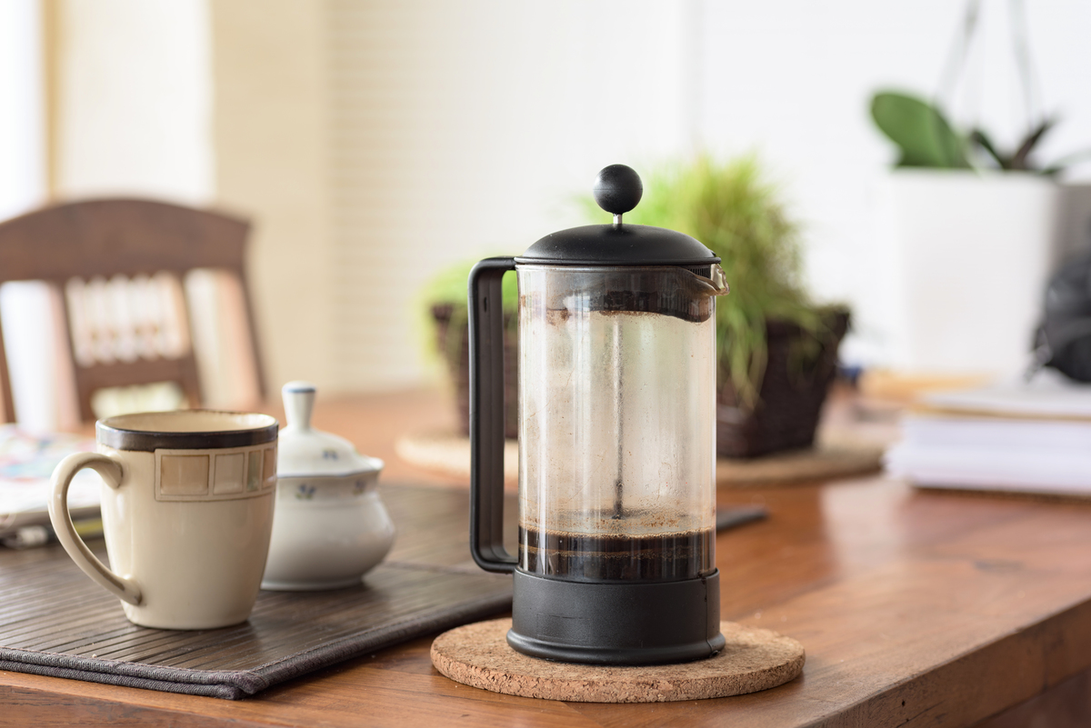 法壓壺不僅能用來泡咖啡和茶，還有很多其它用途。如打奶油、奶沫、榨果汁等等。(Shutterstock)