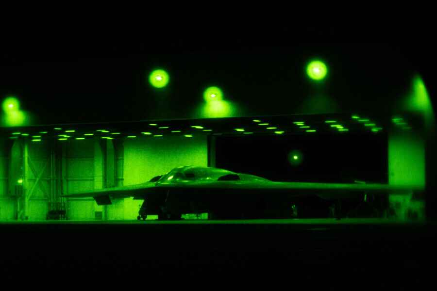 B-2轟炸機悄無聲息空襲伊朗 美空軍發布照片