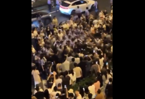 安徽合肥千人堵路抗議建垃圾站 與警對峙