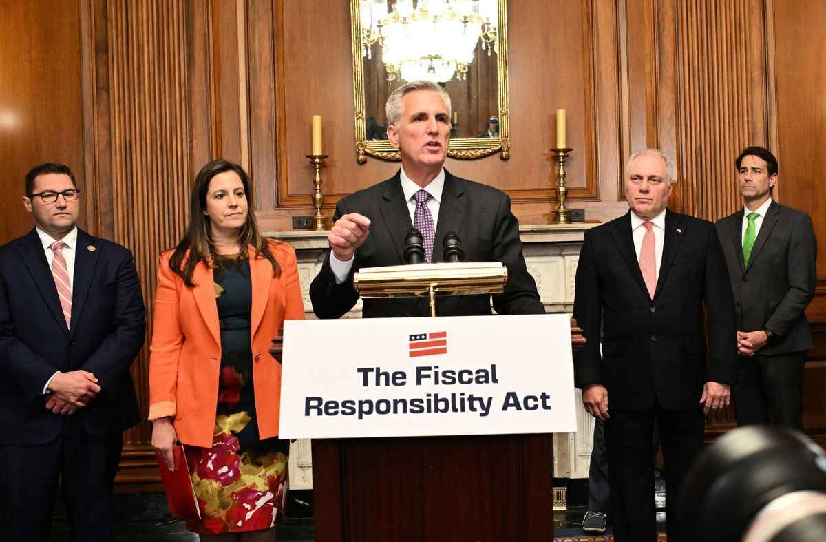 2023年5月31日，美國眾議院議長麥卡錫（Kevin McCarthy）就「財政責任法案」進行眾議院投票後，在國會大廈發表講話。（Mandel Ngan/AFP via Getty Images）
