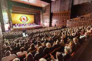 神韻塞維利亞首場爆滿 議員及藝術精英盛讚