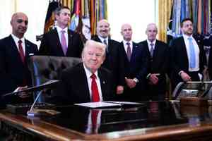 特朗普:大幅降低藥價 實現優質健保