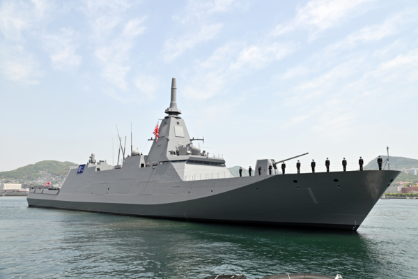日本最先進護衛艦停靠達爾文 競爭百億防務大單