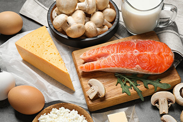 補充維他命D有助於對抗癌症。圖為富含維他命D的食物。（Shutterstock）