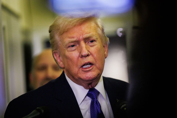 特朗普：伊朗非常渴望達成協議 美國不急