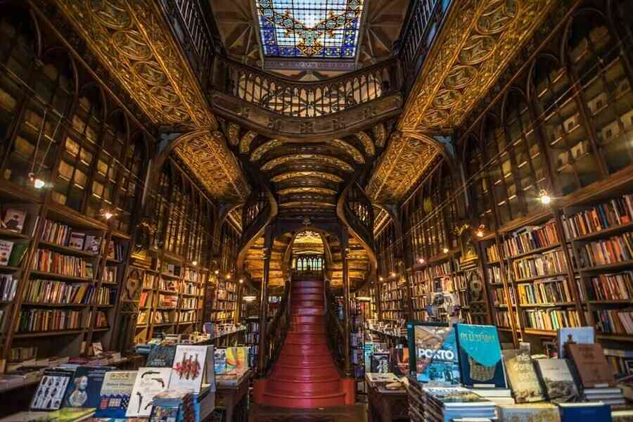 利維拉里亞‧萊羅書店：葡萄牙最富麗堂皇的書店