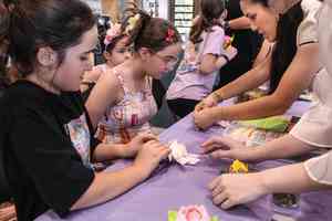 澳洲西澳法輪功團體應邀舉辦新年活動 大受歡迎