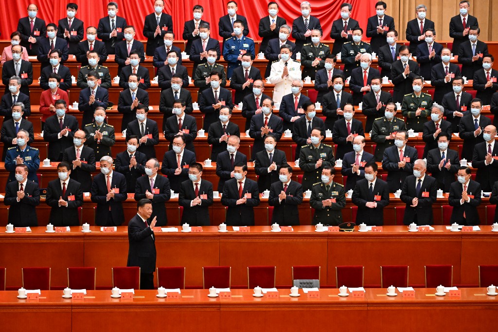 2022年10月16日，中國國家主席習近平抵達北京人民大會堂，出席中共二十大開幕式。（Noel CELIS/AFP）