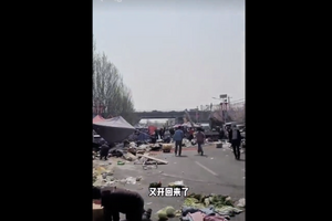 北京有人開鏟車衝撞人群 官方封殺消息