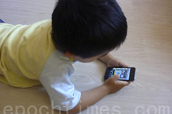 研究：兒童使用智能手機面臨抑鬱和肥胖風險