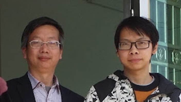 公益機構長沙富能員工吳葛健雄，於7月21日獲釋與父親團聚。圖為吳葛健雄（右）與父親。（網絡圖片）