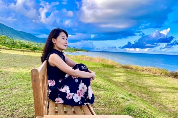 有一種藍叫「台東藍」,令人片刻寧靜的奇幻色彩,俯拾即是,只需旅人駐足去感受。(圖/王芊芊提供)