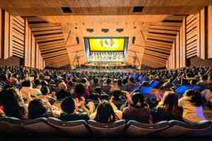 「佛光加持整場觀眾」 神韻台中連場爆滿