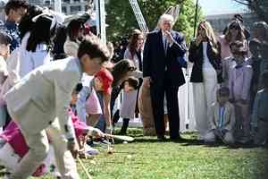 【圖輯】白宮復活節滾彩蛋 特朗普夫婦與民同樂