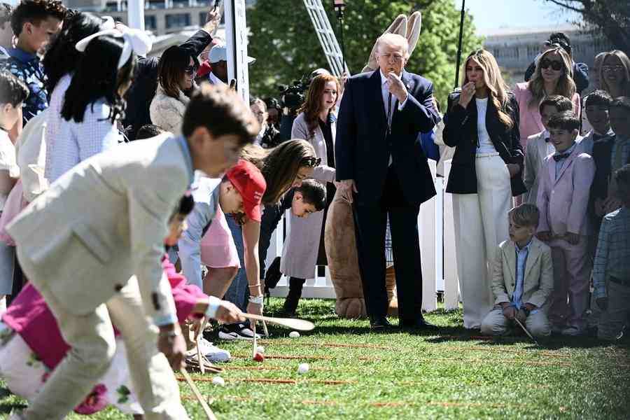 【圖輯】白宮復活節滾彩蛋 特朗普夫婦與民同樂