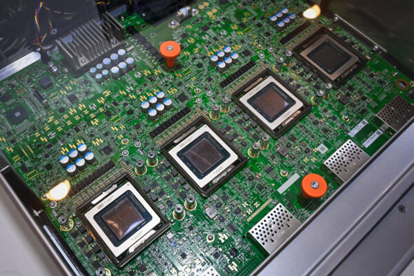 中共全面排查AI企業 傳有高管被禁出境