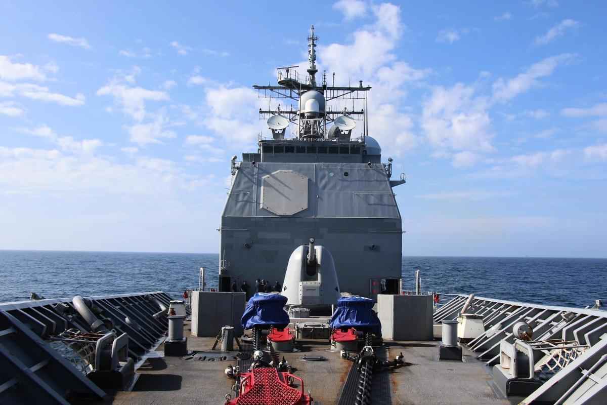 美國海軍第七艦隊表示，2022年5月10日，美國USS Port Royal導彈巡洋艦「按照國際法」，在國際水域「例行」穿越台灣海峽。（Courtesy phopto）