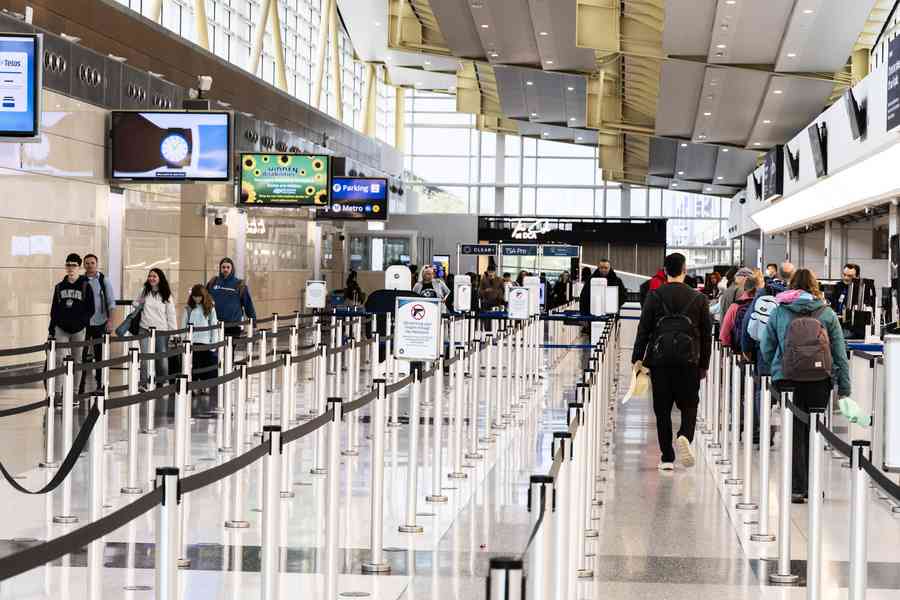 美安檢員工獲補發工資 機場排長龍情況局部緩解