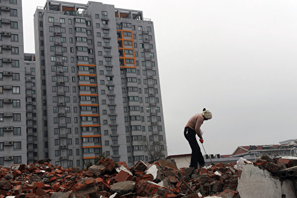 近日有分析文章表示， 大陸一線城市出現「北京慘上海癱」的局面。（Getty Images）