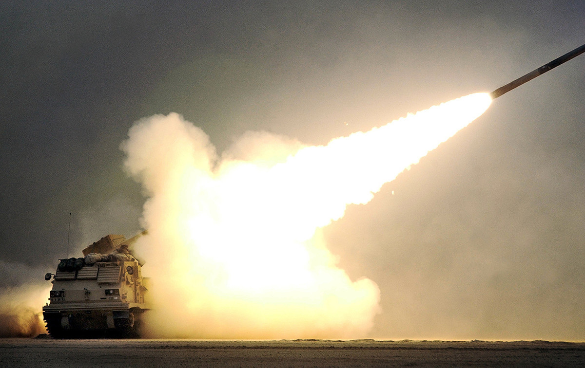 ​圖為美國陸戰隊2003年在伊拉克進行導彈發射練習。 （Scott Nelson/Getty Images）