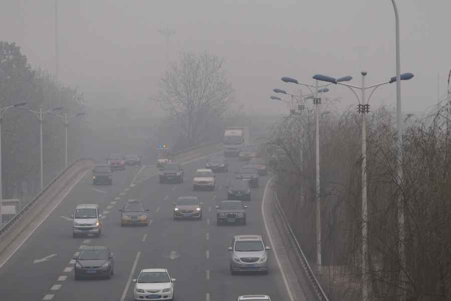 霧霾持續籠罩華北 河北省發布紅色預警