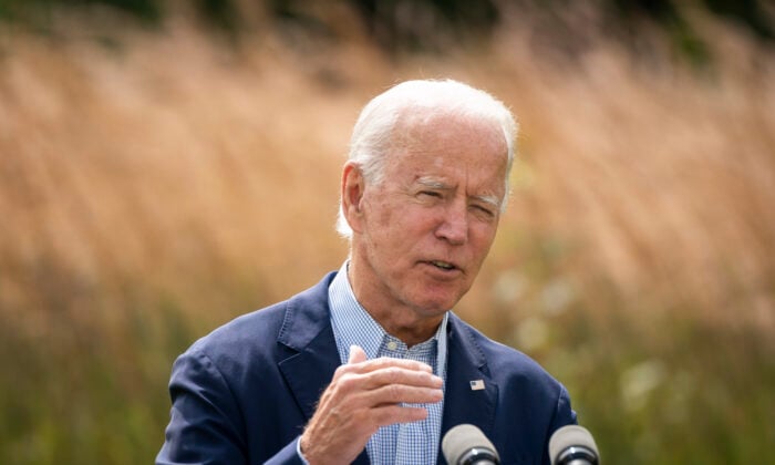 民主黨總統候選人喬·拜登（Joe Biden）於2020年9月14日在特拉華州威爾明頓的特拉華自然歷史博物館談到西海岸的氣候變化和野火。（Drew Angerer/Getty Images）