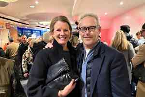 神韻傳遞傳統價值 英國精英向藝術總監致敬