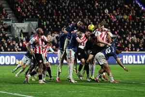 英超第26輪：阿仙奴被逼平 領先優勢剩四分