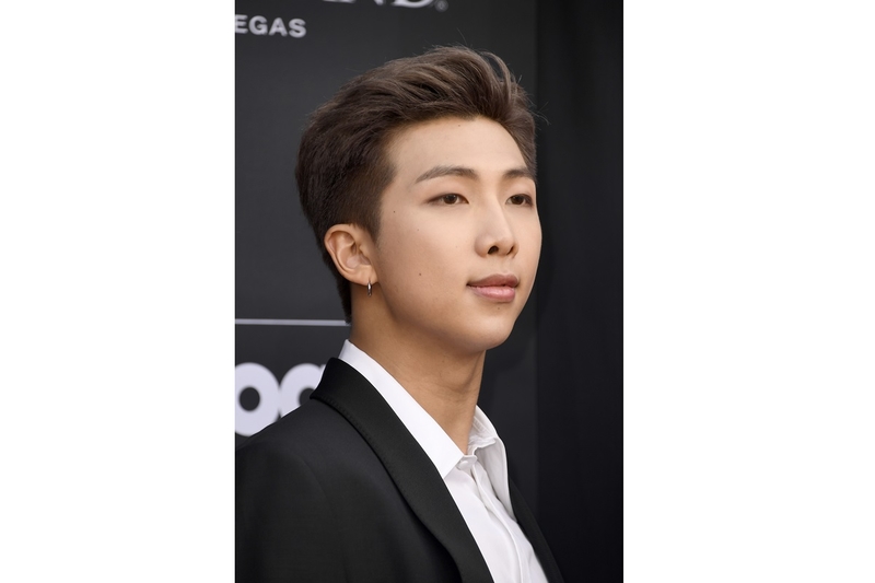 南韓人氣男團防彈少年團（BTS）隊長RM（金南俊）出席2019 Billboard Music Awards資料照。（Frazer Harrison/Getty Images）