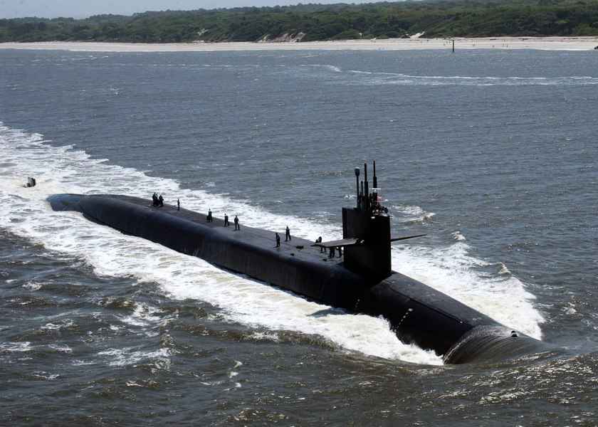 美軍核彈道導彈潛艇停靠南韓港口 40年來首次 