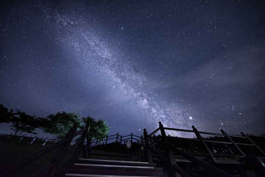 銀河「體檢」拍X光片 驚見「宇宙脊椎」骨折