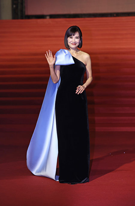 第60屆金馬獎星光大道，陳湘琪此次受邀擔任頒獎嘉賓，以一襲長禮服步上星光大道紅毯。（中央社提供）