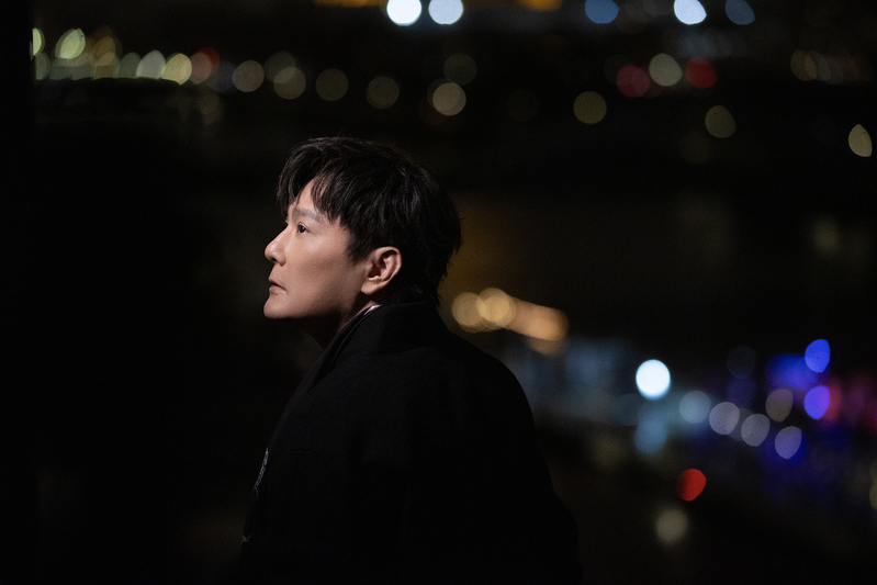 張信哲新歌MV巴黎取景 與鍾瑤雙城敘事遙望