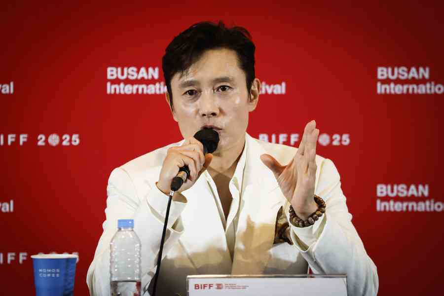 李炳憲憑《終極對弈》第四度獲釜日電影獎影帝