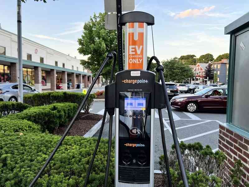 特朗普收緊電動車充電樁撥款要求 只允許百份百美國製造