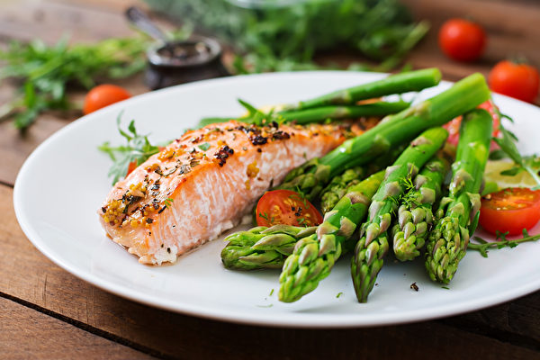 採用地中海飲食的人，可攝取豐富的維他命E。（Shutterstock）