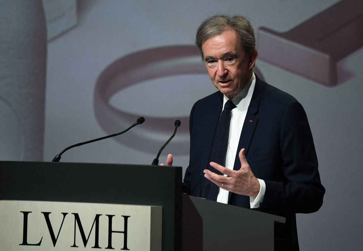 2022年4月21日，法國奢侈品集團LVMH董事長兼行政總裁阿爾諾（Bernard Arnault）在巴黎舉行的集團股東大會上致辭。（Eric Piermont/AFP via Getty Images）